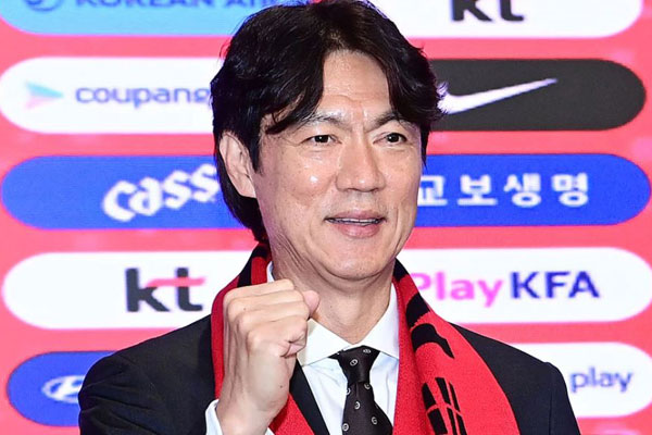 홍명보 감독, 한국 최초 월드컵 2차례 지휘봉…18일 드디어 '장도 오른다'→고지대 정복으로, '5G 16강 쾌거' 이룰까