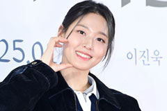 설현, 화장실 사진 뭐길래 '난리'…원조 입간판 여신의 위엄