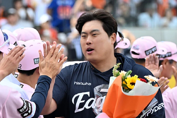 '7348일' 걸렸다…류현진, 韓·美 통산 200승 달성 [대전 인터뷰]