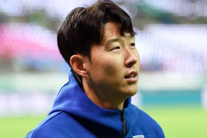 손흥민 억울해서 어쩌나?…'강등될 뻔했던' 토트넘, 연봉 상한 전격 철폐→SON 주급 3억8000만원, 평범 수준 된다 대대적으로 투자