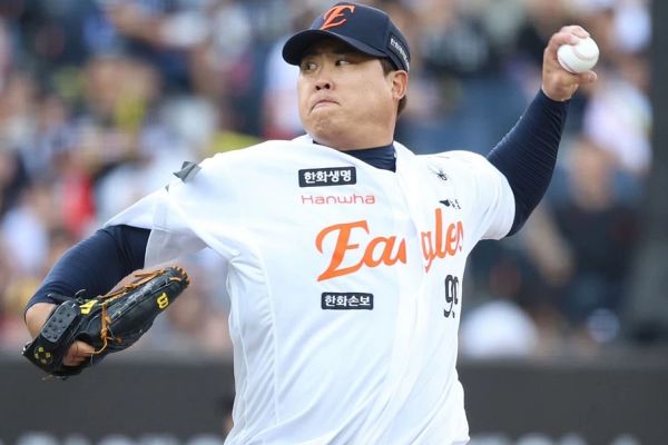 한화 4위 탈환! '39세 류현진 8승' 다승 단독 1위!…KIA 5-1 격파→이도윤 결승타 폭발