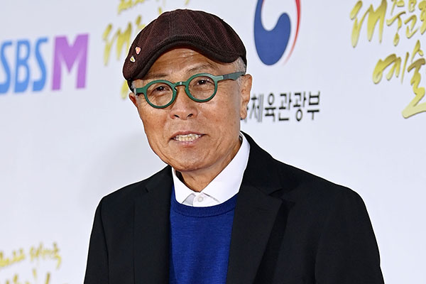 [공식] 허영만, 건강 이상으로 활동 중단…'백반기행'도 멈춘다 21일 시즌1 종영