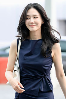 박규영, ‘단발 여신’ 수식어 잊게 만든 긴 머리 변신