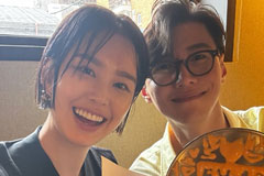 '육아 중 졸도' 지소연, 홀로 한국 떠났다…비행기서 눈물
