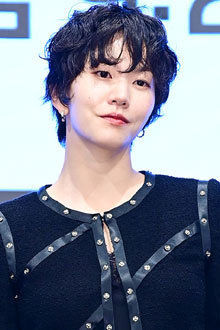 '숏컷 변신' 이설, 시크함에 섹시美 더한 올 블랙 패션