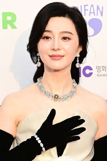 '대륙 여신' 판빙빙, 명화 찢고 나온 미모