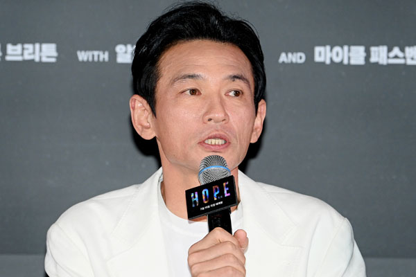 황정민 사생활 의혹, 형사·민사 맞불…스토킹 약식명령 vs 손배소 제기