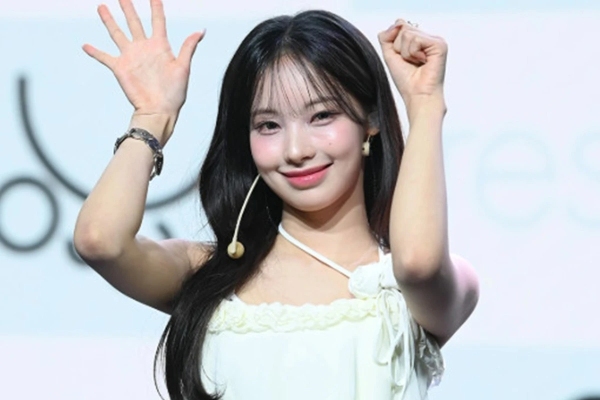 잘나가는 리센느 원이, 뜬금 '일진설'…중학교 담임 직접 나섰다