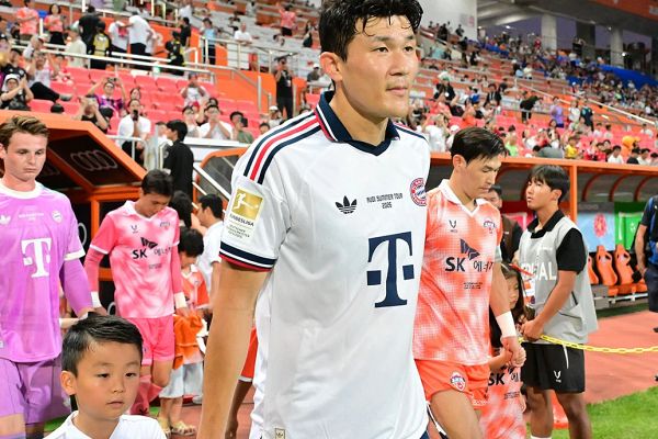 '와' 김민재가 바이에른 뮌헨 캡틴이라니…뮌헨 차베스+아소모 연속골로 제주 2-1 격파
