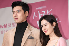 현빈♥손예진, 아들과 日 도쿄서 포착…유모차 끄는 ‘톱스타 아빠’