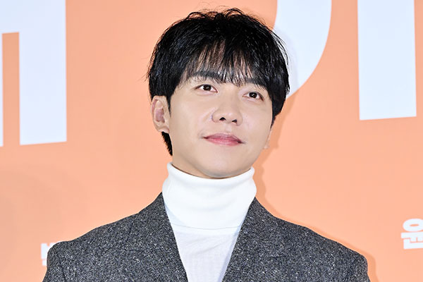 이승기, 전 소속사와 정산금 분쟁 또 이겼다…6억9000만 원 지급 판결