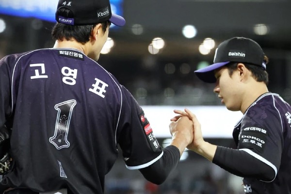 선발 호투 대결→호수비 행진까지...고영표 무실점+김현수 결승 투런→KT, 선두에 0.5G 차 추격
