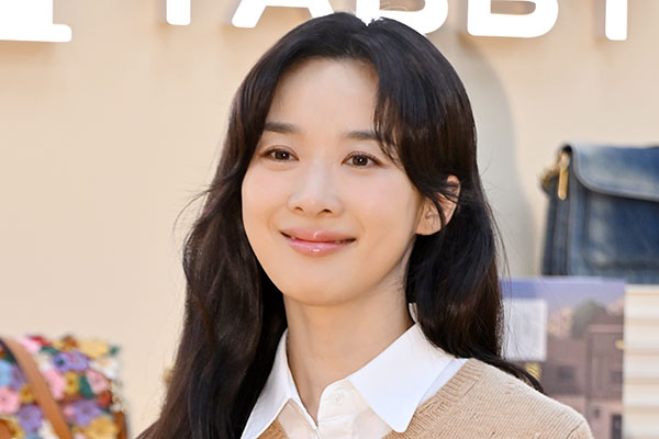 이청아, 교통사고로 결국 차기작 하차 논의 중