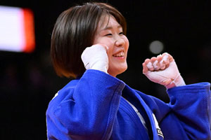'독립운동가 후손' 허미미, 일본서 애국가 울려 퍼지게 만들었다!…57kg 金 쾌거