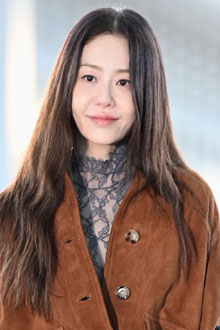 '가을 입은' 고현정, 20대 못지않은 패션 소화력...남다른 아우라