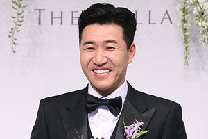 코요태 첫 '아빠' 탄생…김종민 ♥'11세 연하 아내, 임신 17주차 깜짝 발표