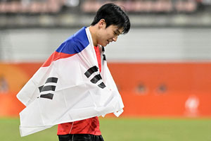 韓 축구, '체육인 병역 특례 폐지' 불 붙였나…군 면제만 보고 뛰었다 발언 논란→국방부 굉장히 유감, 예술·체육 요원 포함 보충역 폐지 추진