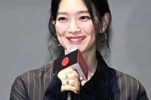 신민아, 12년 전 故최진실 리메이크 추억 선배가 아름답게 잘해서 [BIFF 2026]