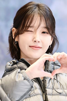 '긴 머리 싹둑' 아이유, 단발병 부르는 요정 미모
