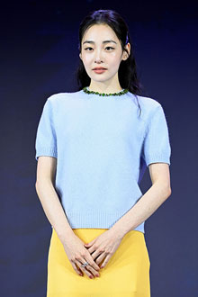 '-17kg' 김민하, 하늘+노랑 컬러 조합으로 완성한 '우아한 꿀벌(?)룩'