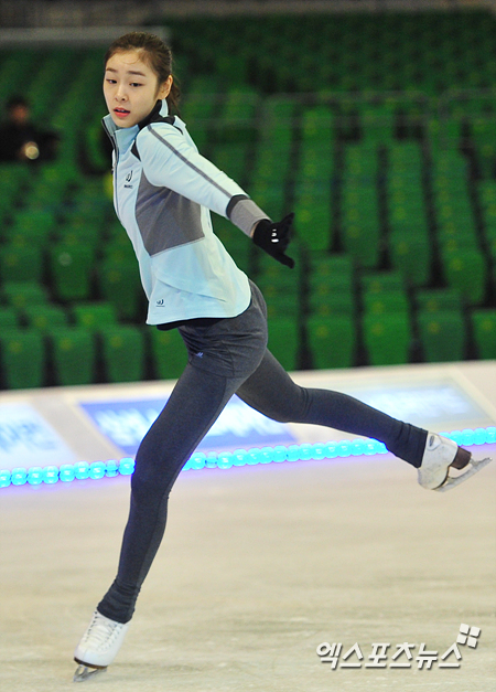 김연아가 '삼성 갤럭시★스마트에어컨 올댓스케이트 2014' 공개리허설에서 연습을 하고 있다 ⓒ 엑스포츠뉴스 권혁재 기자