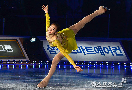 김연아가 삼성 갤럭시★스마트에어컨 올댓스케이트 2014 1회공연에서 어릿광대를 보내주'를 연기하고 있다 ⓒ 엑스포츠뉴스 권태완 기자