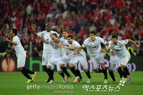 세비야가 승부차기 끝에 벤피카를 제압하고 7년만에 UEFA 대회 정상을 차지했다. ⓒ Gettyimages/멀티비츠