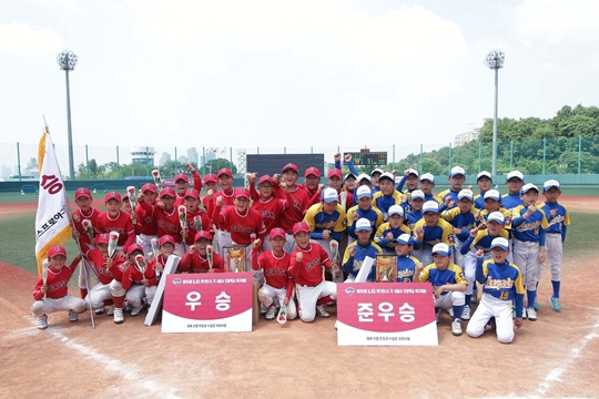 갈산초등학교와 중대초등학교가 15회 LG트윈스기 초등학교 야구대회 결승전에서 맞붙었다. 갈산초등학교가 4-3으로 승리하며 우승을 차지했다 ⓒ LG 트윈스 구단 제공