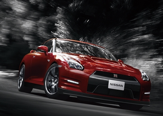 한국닛산은 닛산이 지닌 기술력을 집약시킨 수퍼카 GT-R의 2015년형 모델을 10일 공식 출시했다. ⓒ 닛산 