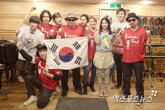 김흥국은 이번에도 동료가수들과 한국 대표팀을 위한 월드컵송으로 응원에 나섰다. ⓒ 엑스포츠뉴스 DB