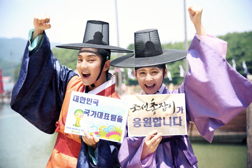 이준기·남상미가 대한민국 축구 국가대표팀에게 응원 메시지를 전한 가운데, 누리꾼도 큰 관심을 보이고 있다. ⓒ 조선총잡이문화산업전문회사, KBS 미디어