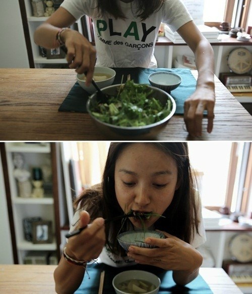 이효리가 맛있게 비빔밥을 먹고 있다. ⓒ 이효리 블로그 캡처