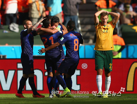 사이드백 효과의 대표작, 네덜란드의 5-3-2 전술 ⓒ Gettyimages/멀티비츠