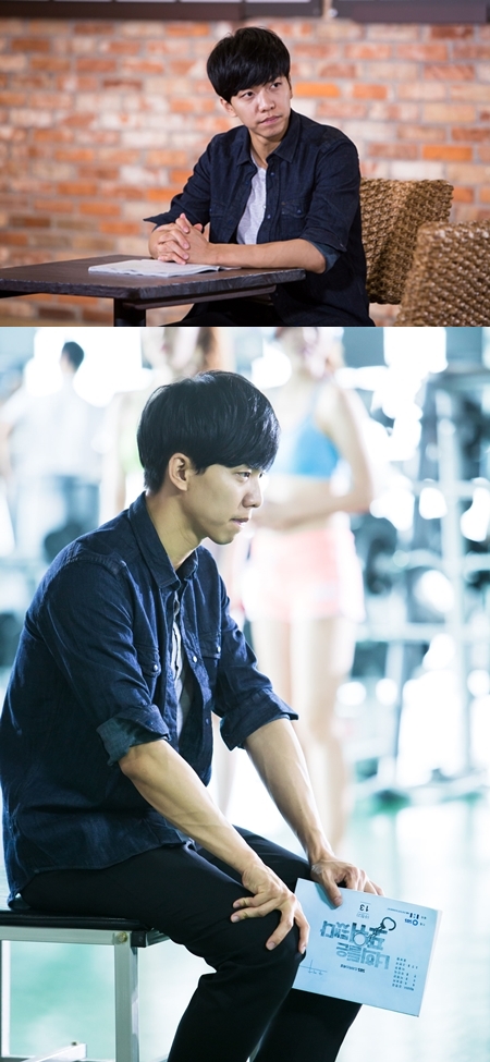 '너희들은 포위됐다' 이승기의 '대본 열공'모습이 공개됐다. ⓒ SBS