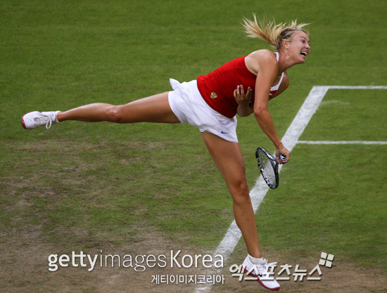 2012 런던올림픽에서 경기를 펼치고 있는 마리아 샤라포바 ⓒ Gettyimages/멀티비츠