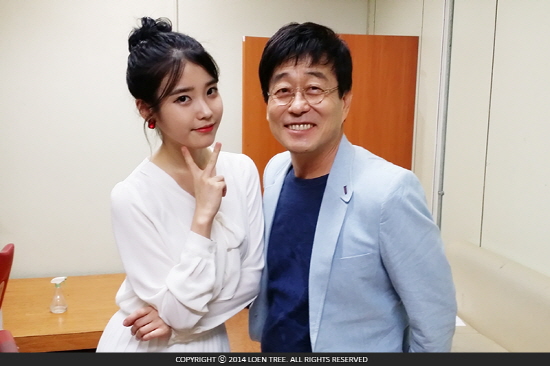 아이유 김창완 ⓒ 로앤트리