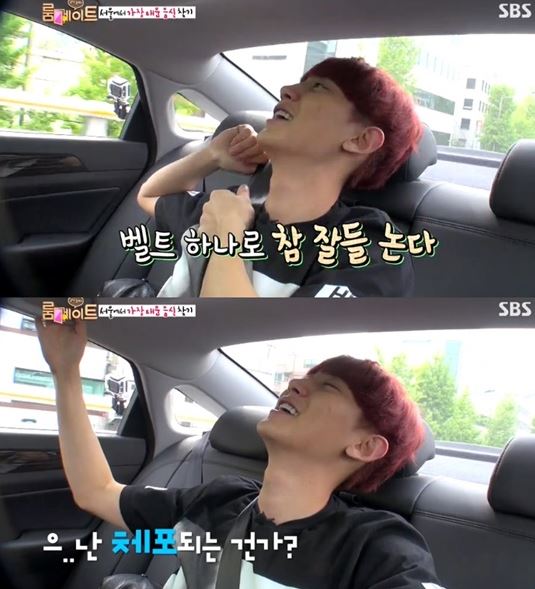 '룸메이트' 엑소 찬열이 자면서도 다른 사람의 이야기에 반응을 했다. ⓒ SBS 방송화면