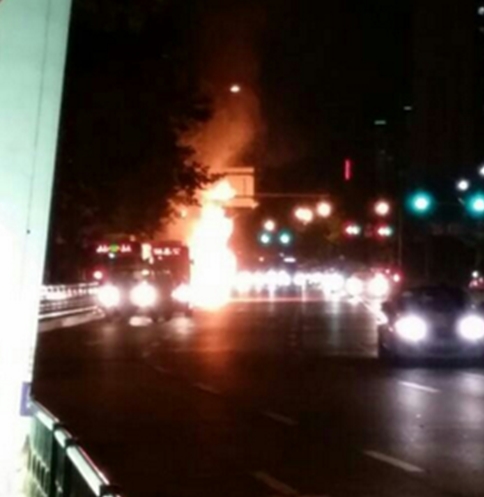 버스 폭발사고가 발생했다는 소식이 전해졌다 ⓒ 트위터 캡쳐 