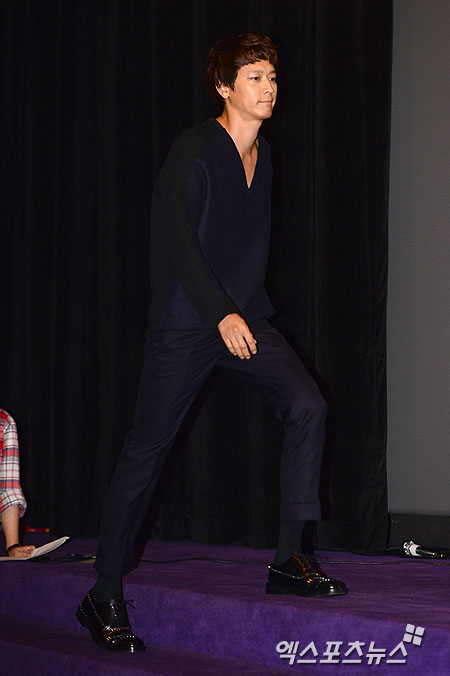 배우 강동원이 14일 서울 삼성동 메가박스 코엑스에서 열린 영화 '군도: 민란의 시대' 언론시사회에 참석했다. 권태완 기자