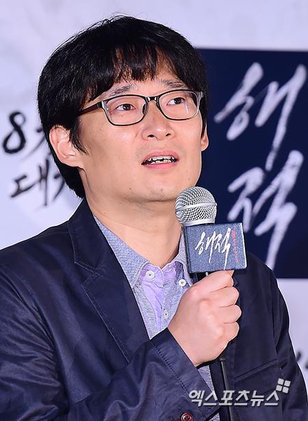 영화 '해적'의 이석훈 감독이 질문에 대답하고 있다. ⓒ엑스포츠뉴스 김한준 기자