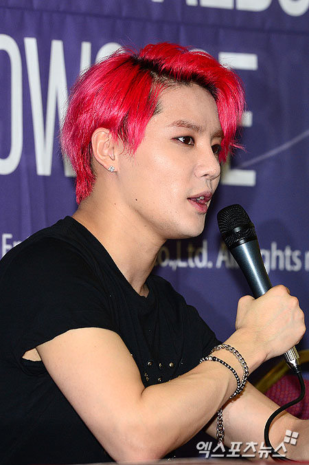 JYJ 김준수가 멤버들에 대한 애특한 마음을 전했다. ⓒ 권태완 기자