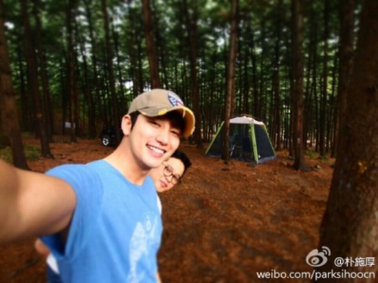 배우 박시후가 캠핑 사진을 공개했다. ⓒ 박시후 웨이보