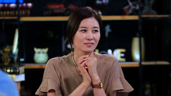 문소리가 워킹맘으로서 육아와 사회생활을 병행하며 생긴 문소리 가족만의 독특한 문화를 공개했다. ⓒ SBS '매직아이' 방송캡처 