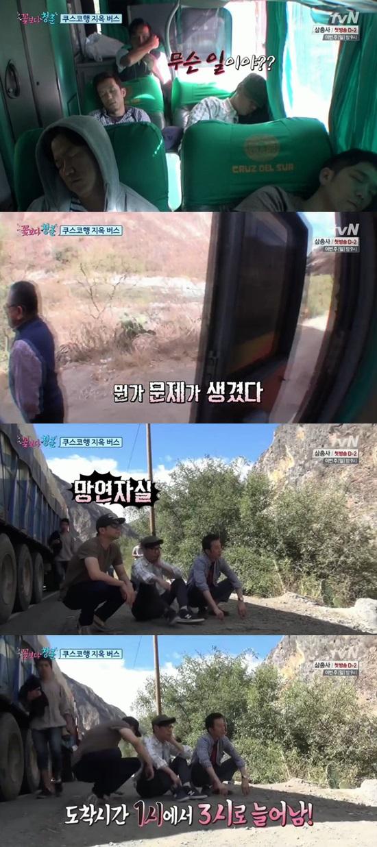 '꽃보다 청춘' 윤상이 고산병에 걸렸다.  ⓒ tvN '꽃보다 청춘' 방송화면