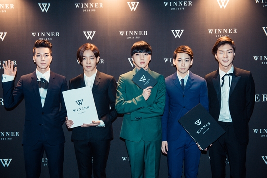 위너의 '공허해'가 6일째 차트 정상을 차지하고 있다. ⓒ YG엔터테인먼트