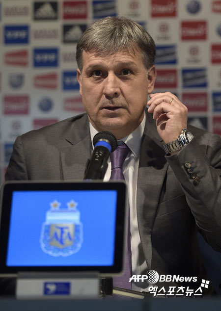 아르헨티나 축구대표팀의 신임 감독 타타 마르티노가 9월 독일과의 친선경기를 앞두고 20명의 선수 명단을 발표했다. ⓒAFPBBNews = News1