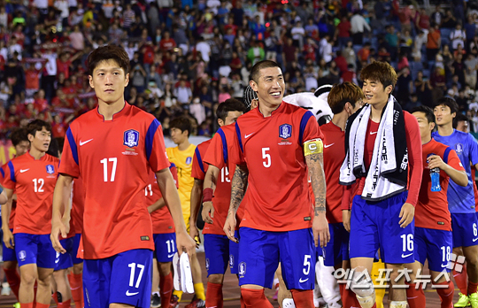 경기도 부천시 부천종합운동장에서 열린 하나은행 초청 축구국가대표팀 친선경기 한국과 베네수엘라의 경기, 한국이 화끈한 공격력으로 3-1로 시원한 역전승을 거두며 브라질에서의 지난 아픔을 털어냈다. ⓒ 엑스포츠뉴스