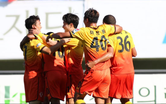 K리그 챌린지 광주FC가 리그 선두 대전 시티즌을 잡아내면서 플레이오프 진출에 대한 희망을 계속 이어갔다. ⓒ 광주 구단 제공