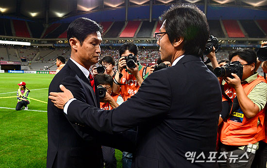 최용수 감독과 황선홍 감독 ⓒ 엑스포츠뉴스