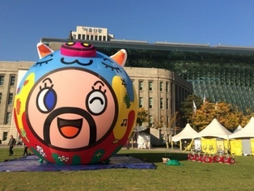 서울광장 초대형 돼지 풍선 ⓒ 서울문화재단 서울광장 초대형 돼지 풍선